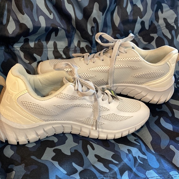 Host Pick!🔥NWT. White Sketchers.  Air-Cooled, Memory Foam Athletic Shoes. - Picture 4 of 7